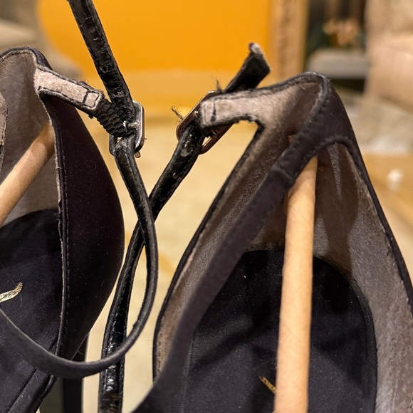 Shoes - Picture 5 of 9